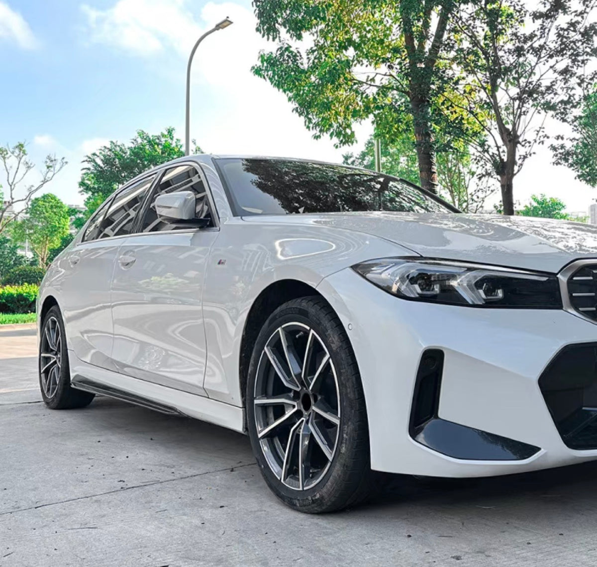 MP Style Gloss Black/Carbon Fiber Side Skirts for G20 / G21 / G28 2019+ BMW 3 Series 330i M340i