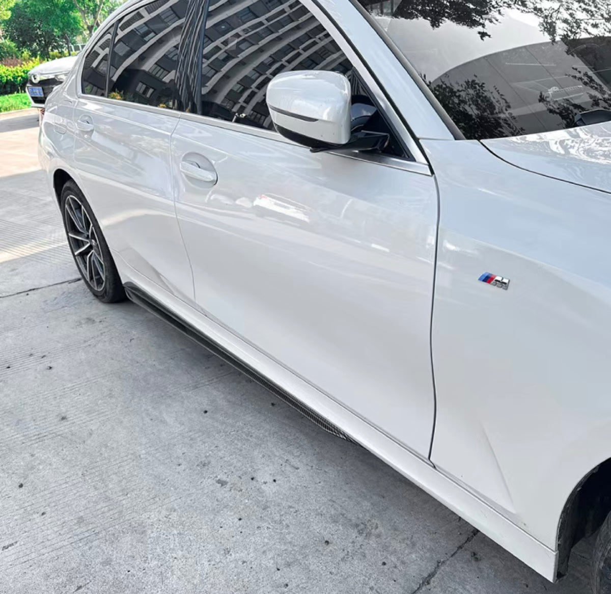 MP Style Gloss Black/Carbon Fiber Side Skirts for G20 / G21 / G28 2019+ BMW 3 Series 330i M340i